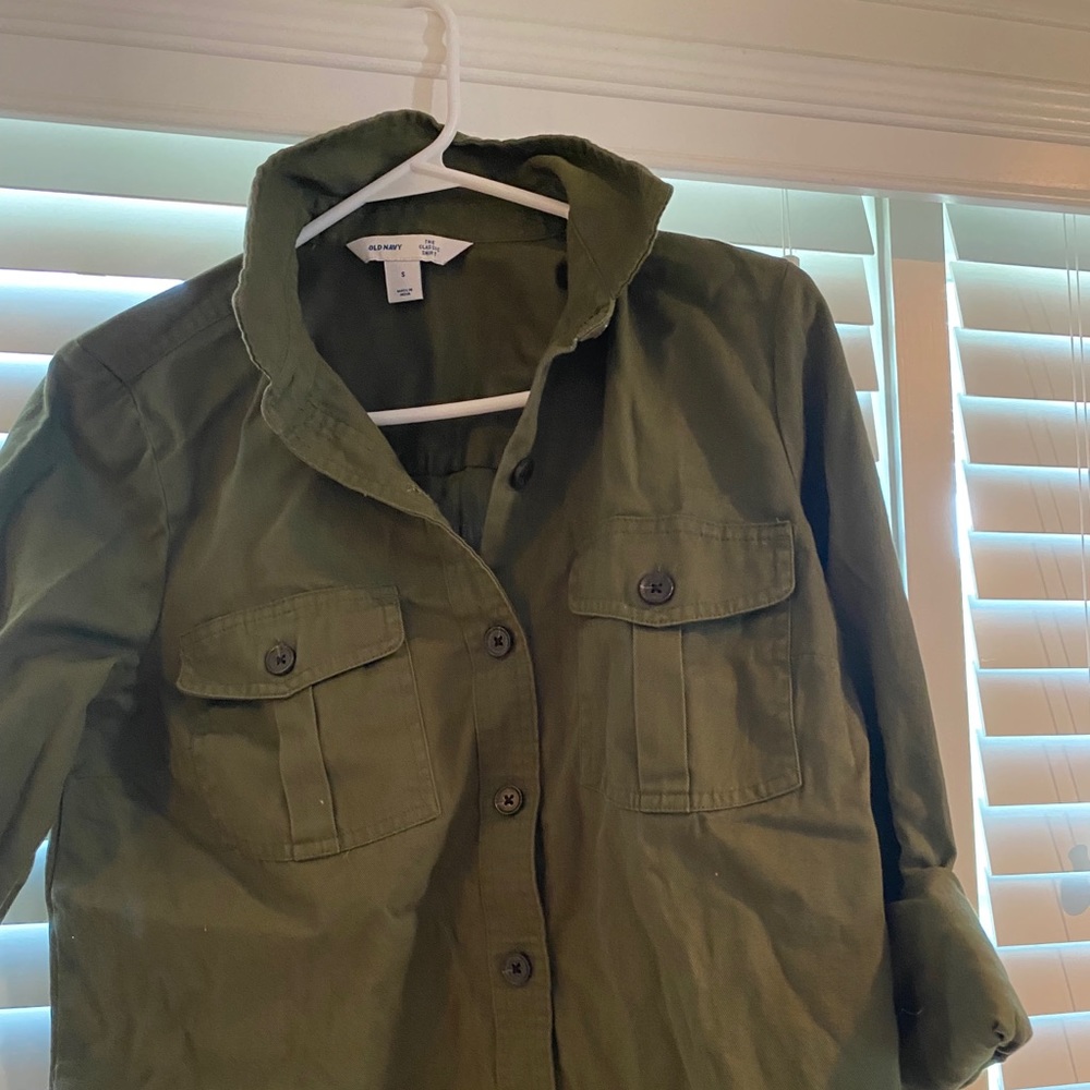 Old navy classic shirt NWT